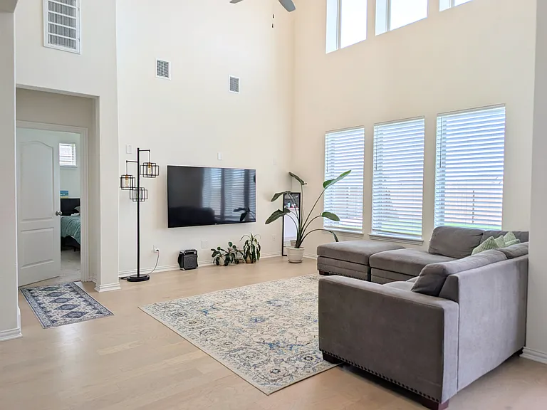 208 Monteforte Rd — Photo 3