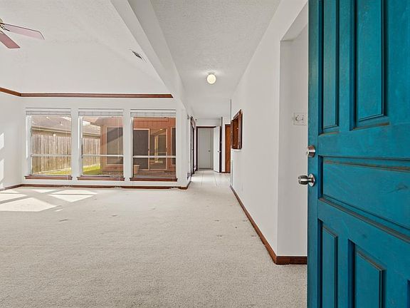 5th image of 12019 Waldemar Dr