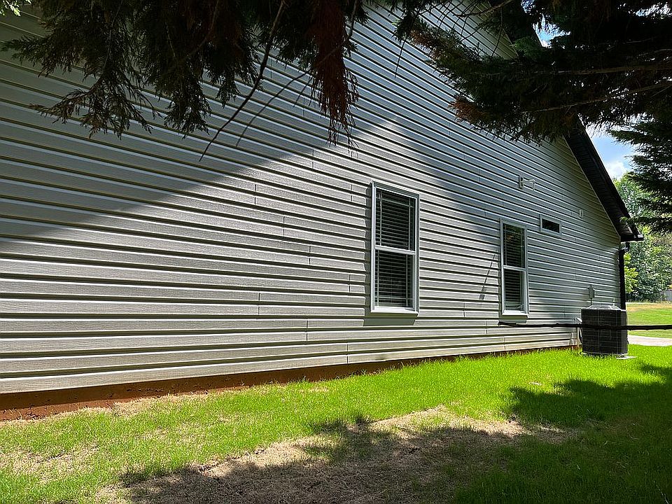 2nd image of 215 Chesley Dr