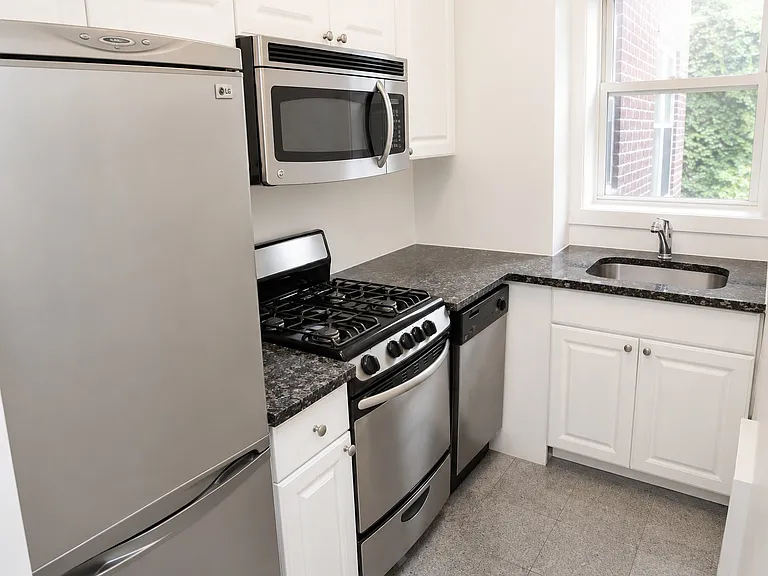 483 Ocean Pkwy #3F — Photo 5