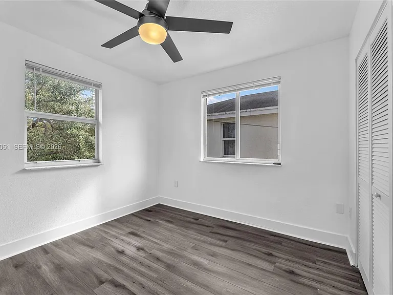 1541 NW 1st Ct — Photo 11