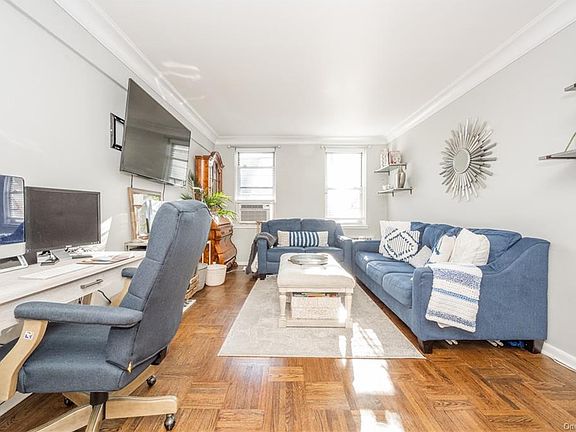 2nd image of 245 Parkview Ave APT 1F