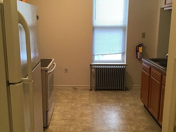 2nd image of 229 E Orange St APT 3