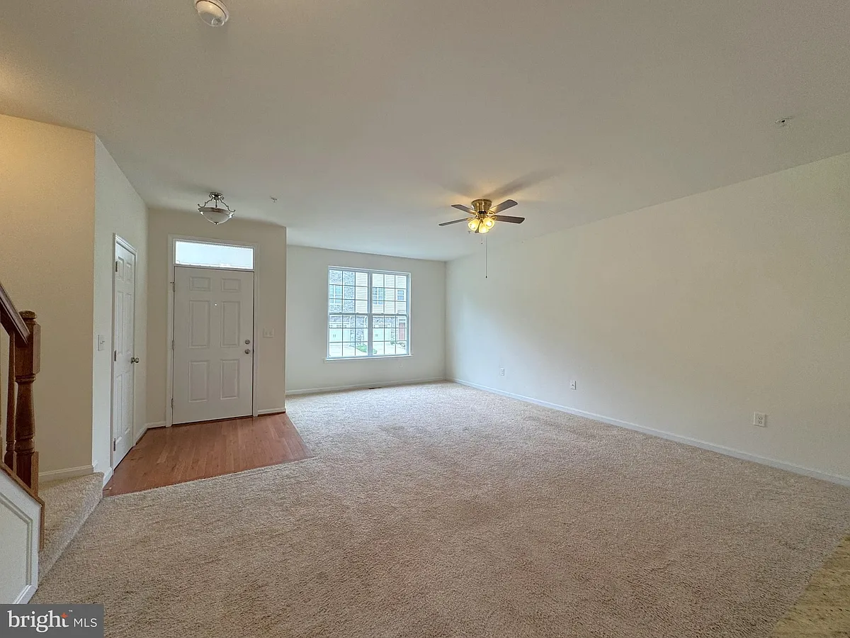 Building Photo - 3639 Glouster Dr