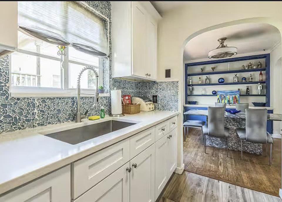 1st image of 460 15th Ave N APT 2