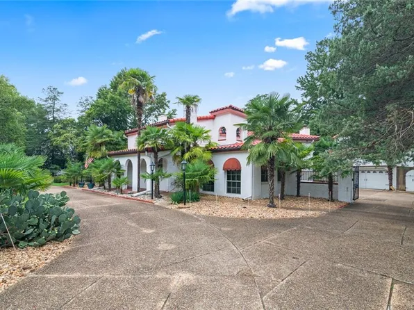 109 James River Dr, Newport News, VA 23601