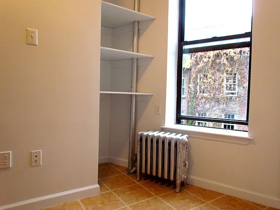 4th image of 165 W 4th St APT 14
