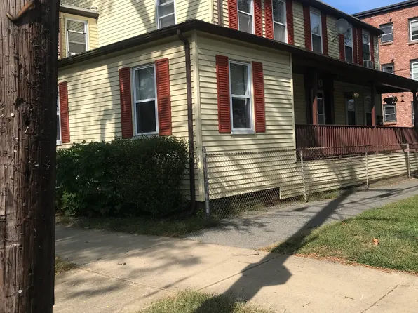 1 Bay View Ave #2, Bristol, RI 02809