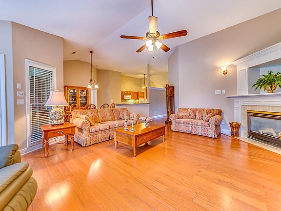 5th image of 145 Valley View Dr