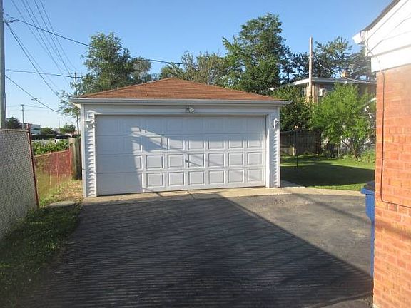 2nd image of 9605 Richard Ave