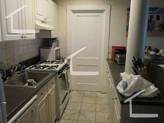 4th image of 94 Pleasant St APT 002