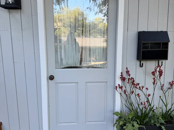 43 Bear Ridge Rd, Orinda, CA 94563