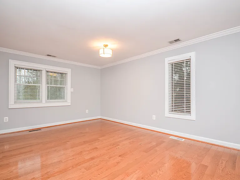 9108 Weant Dr — Photo 24