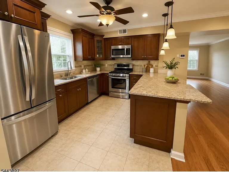 14 Yarmouth Ct — Photo 4