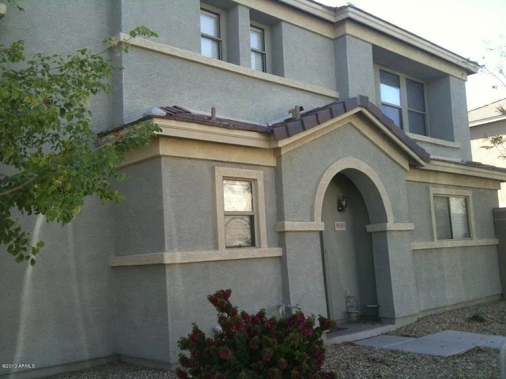 3 bed, 2.5 bath, 1752 sqft, $2,375 — Photo 1