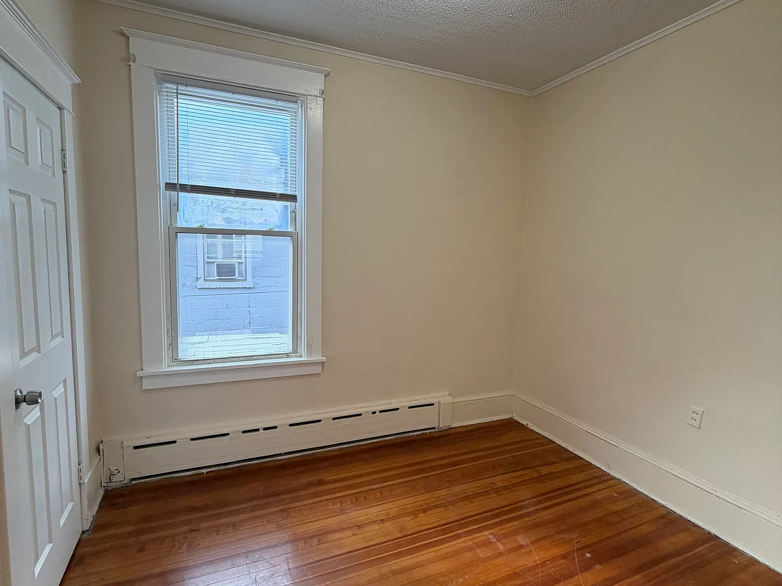 3 bed, 1100 sqft, $1,450 — Photo 4