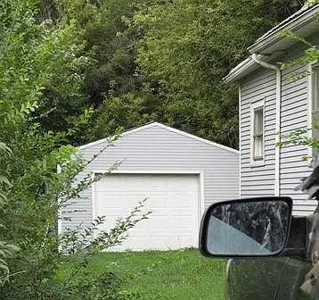 2nd image of 712 W 6th St