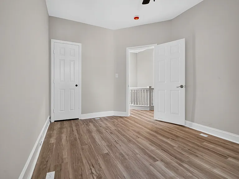 512 Sanford Pl — Photo 13