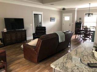 208 Summercreek Cv, Thomasville, GA 31792