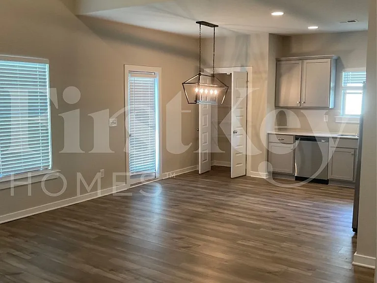 300 Avalon Way — Photo 3