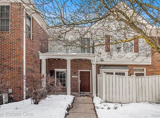2928 Cottonwood Dr UNIT B, Waterford, MI 48328