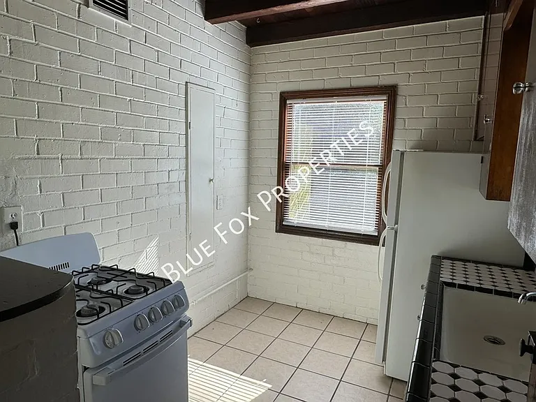 1211 N Jones Blvd #4 — Photo 7