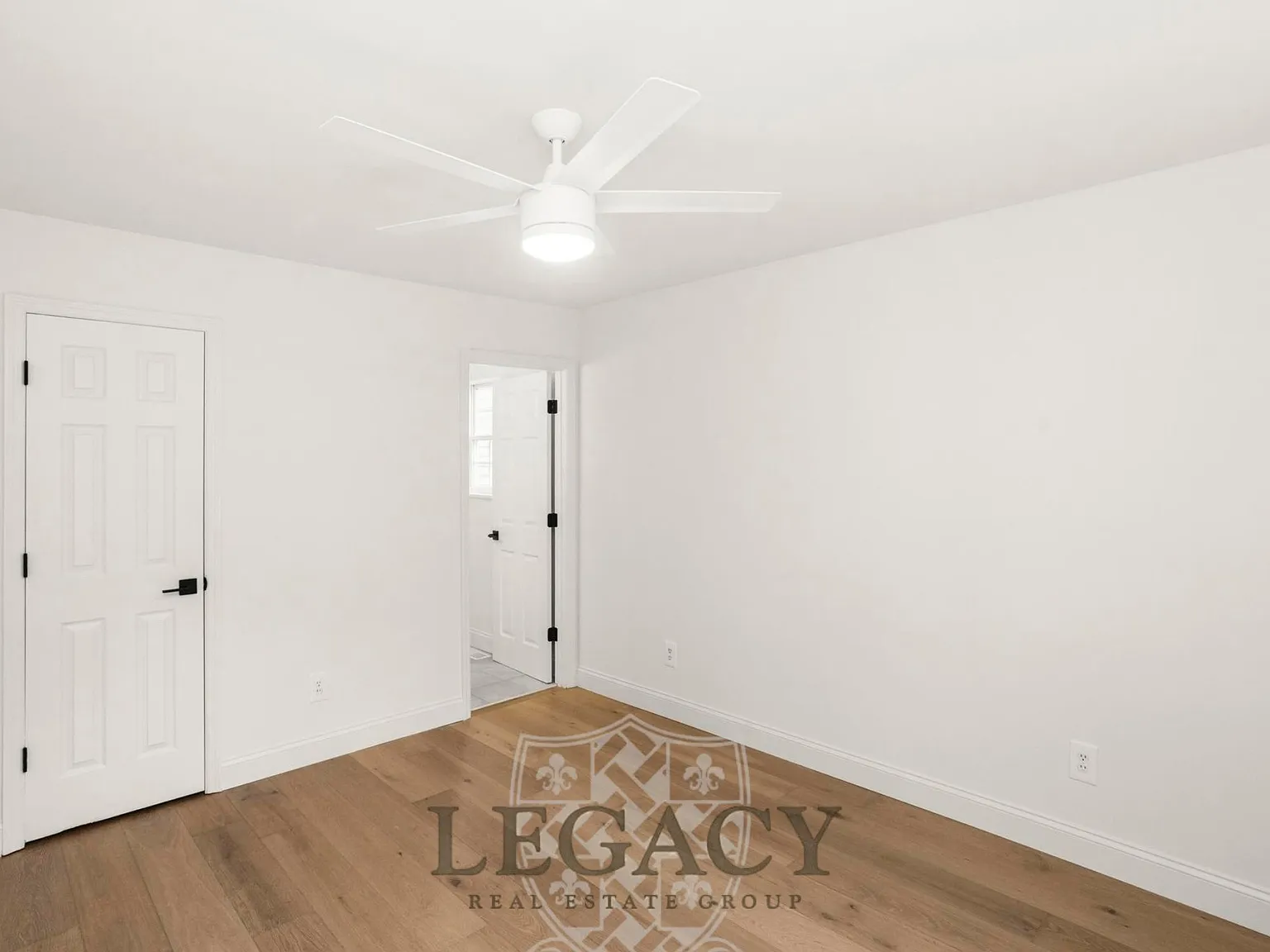 100 Sadler Court - 1 — Photo 2