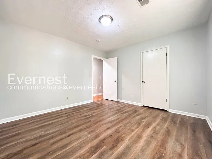 1515 Captain Thomas Ct — Photo 17