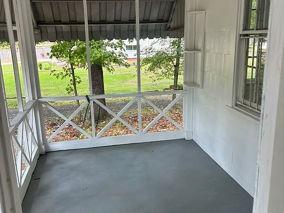 2nd image of 430 Arbor Vista Blvd