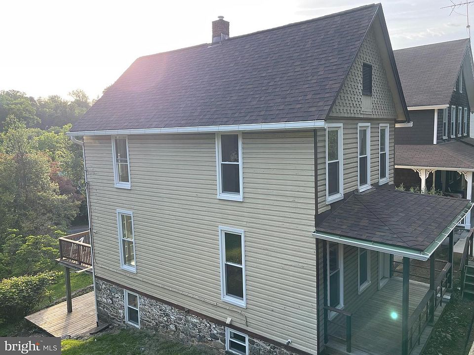1st image of 5702 Falls Rd