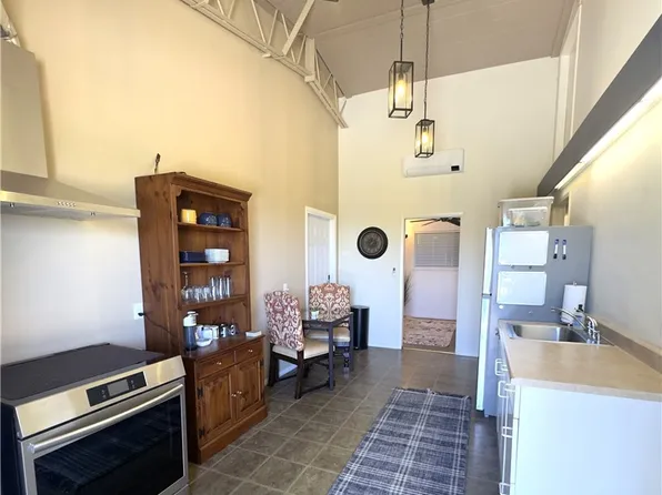 800 Lincoln Ave, Templeton, CA 93465