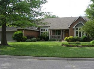 2314 N Ridge Club Cir, Wichita, KS 67205