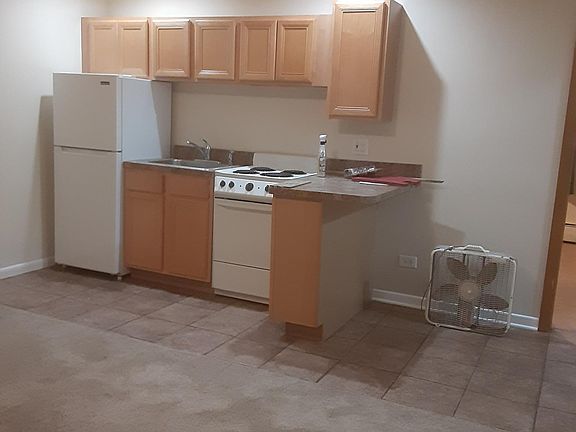 2nd image of 6774 N Northwest Hwy #2D