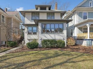 711 Clinton Ave, Oak Park, IL 60304