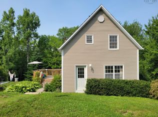 481 Conquerall Rd, Lunenburg, NS B4V6B9