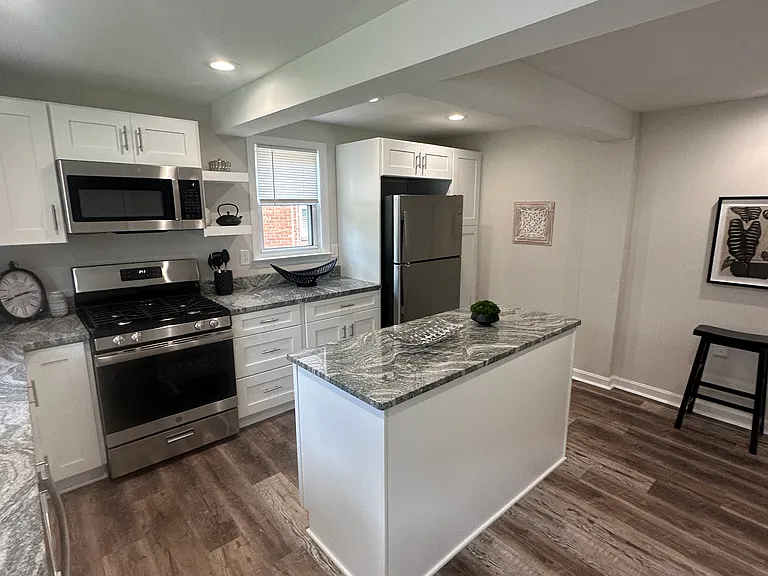2062 Elmbrook Ln — Photo 14