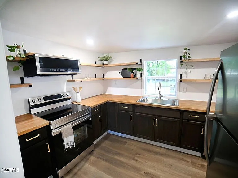 308 Cottonwood St — Photo 17