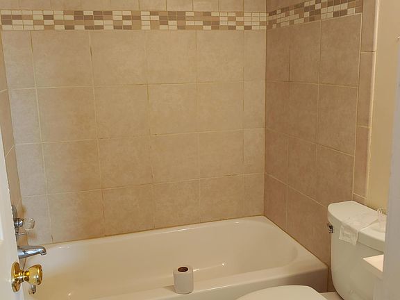4th image of 37 Aston Ct #A