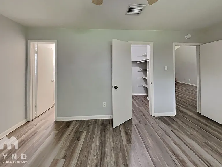 14515 Alrover St — Photo 8