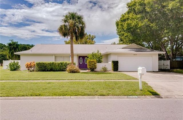 1st image of 2609 Pinewood Dr