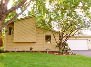 520 Silverwood Ln, Neenah, WI 54956
