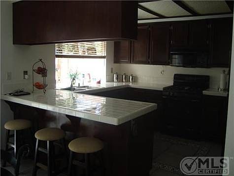 5th image of 1554 Smythe Ave