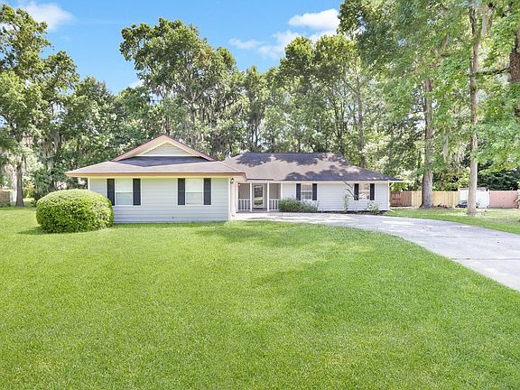 3rd image of 8 N Nicholson Cir