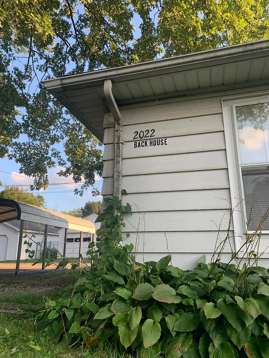 2022 W Laura Ave photo 1