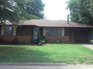 906 Marylyn St, Springdale, AR 72764