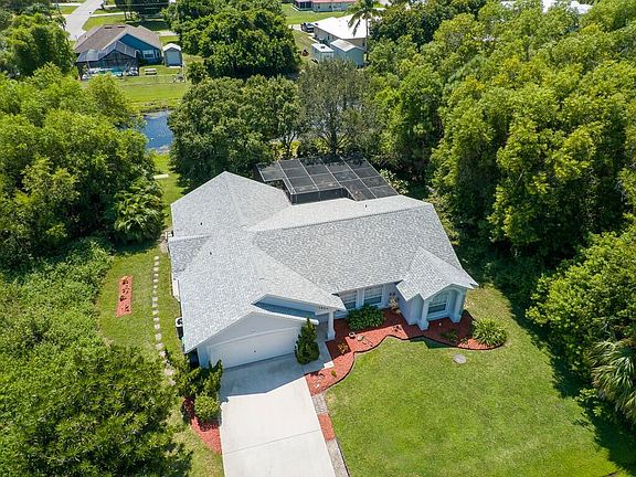 4th image of 1626 SE North Blackwell Drive