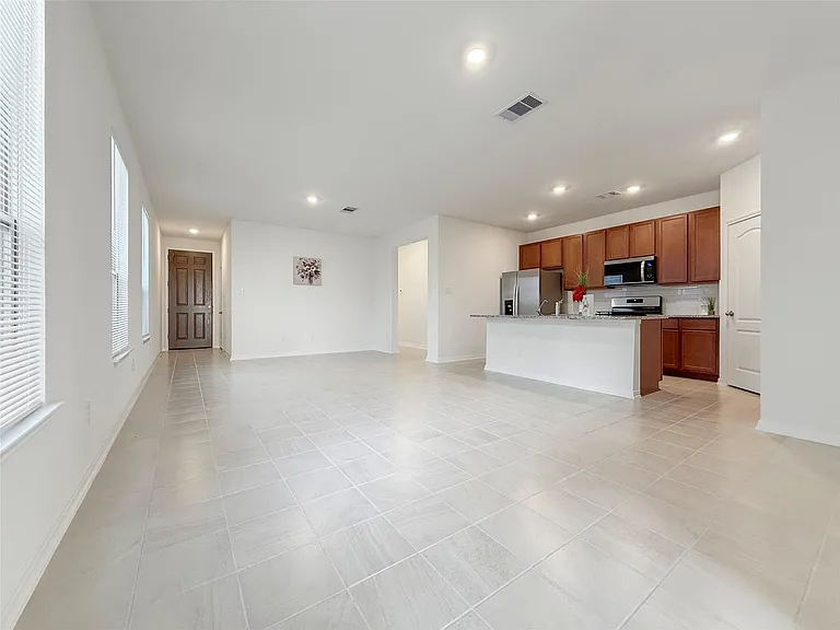 2809 Cordova Hill Dr — Photo 4