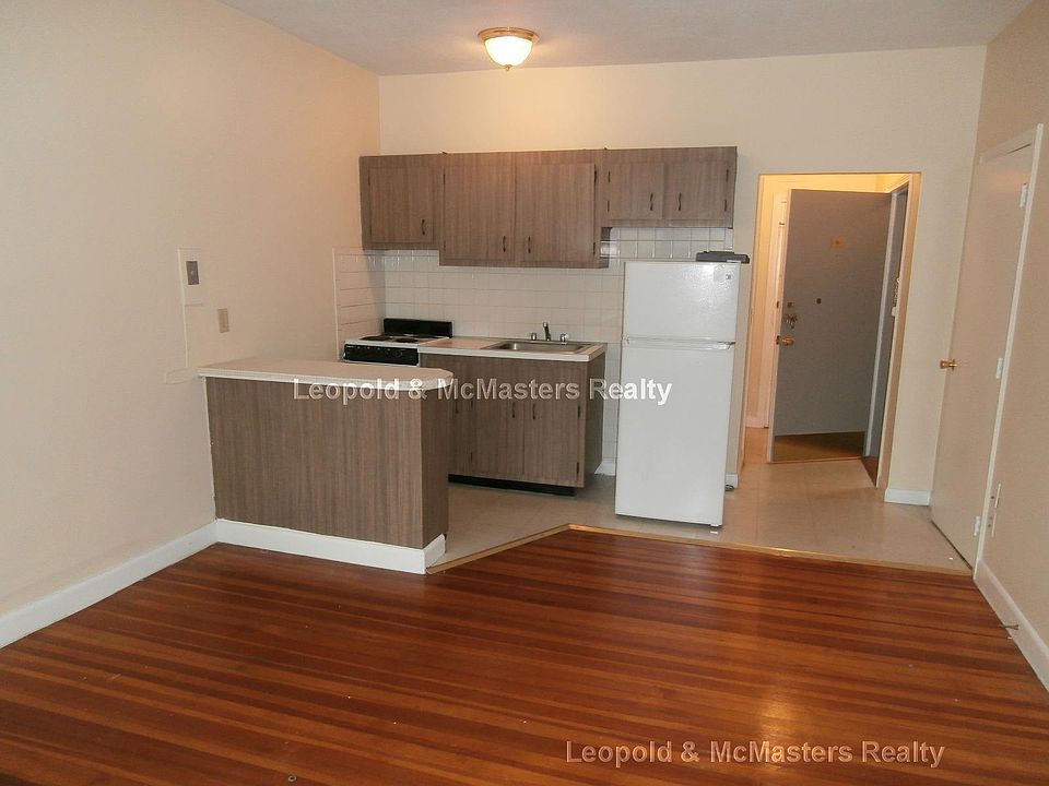 2nd image of 1132 Commonwealth Ave #7T