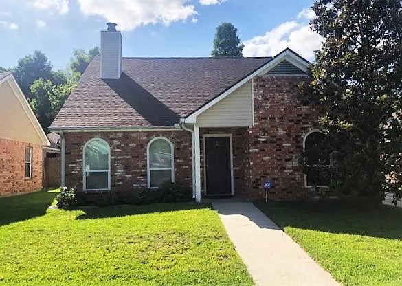676 Hadley Dr
