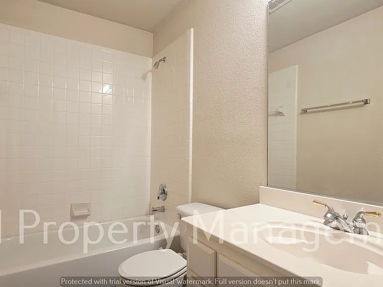 3305 Woodbluff Ln — Photo 23